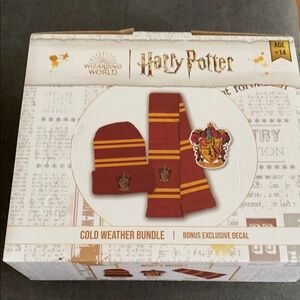 NIB Warner Bros. Harry Potter Gryffindor Cold Weather Bundle